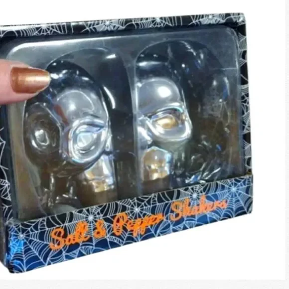 Halloween Mirrored Skull Salt and Pepper Shakers Set NWT - Picture 7 of 12